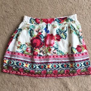 Real cute lined floral skirt sz M!  Side zip